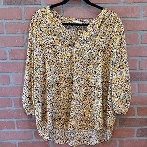 Maurice’s Atwood Blouse- Size XXL
White, Pink and Yellow colors